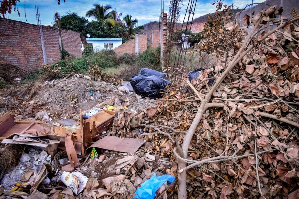 ESCUCHA Y RESUELVE EDGAR GONZÁLEZ NECESIDADES DE LOS HABITANTES DEL