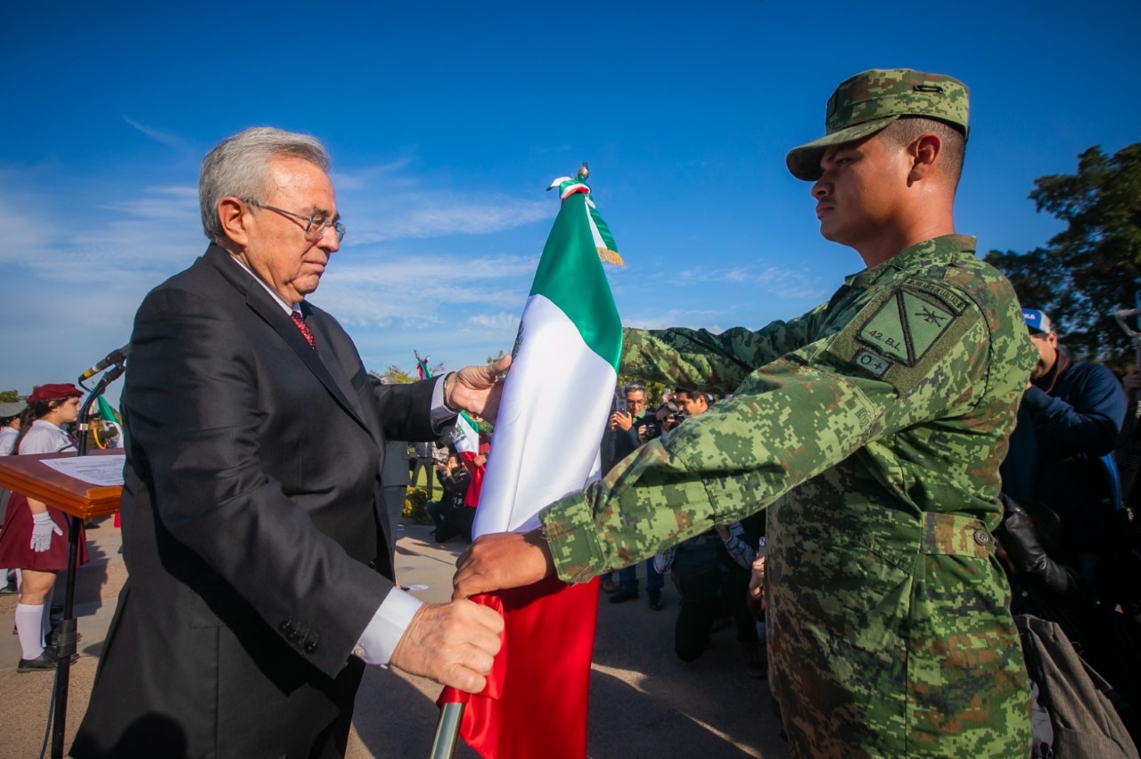 ENCABEZÓ ROCHA CEREMONIA POR EL ANIVERSARIO DEL DÍA DE LA BANDERA