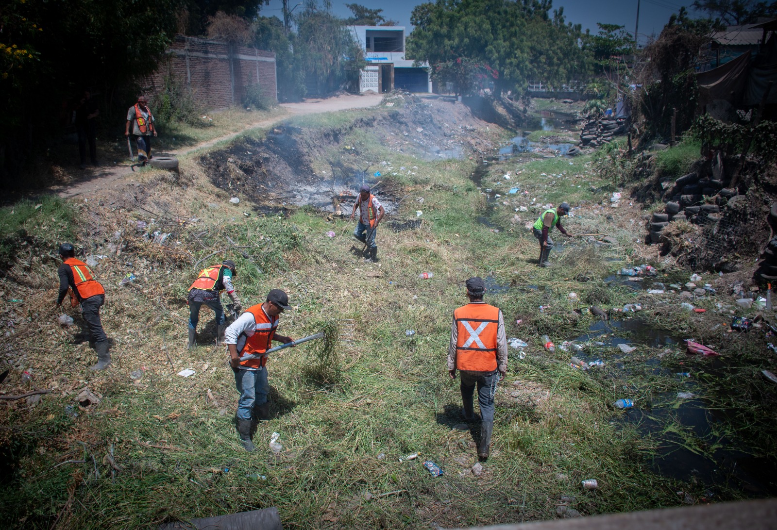 AVANZAN LOS TRABAJOS DE LIMPIEZA Y DESAZOLVE EN ARROYOS Y CANALES DE ...